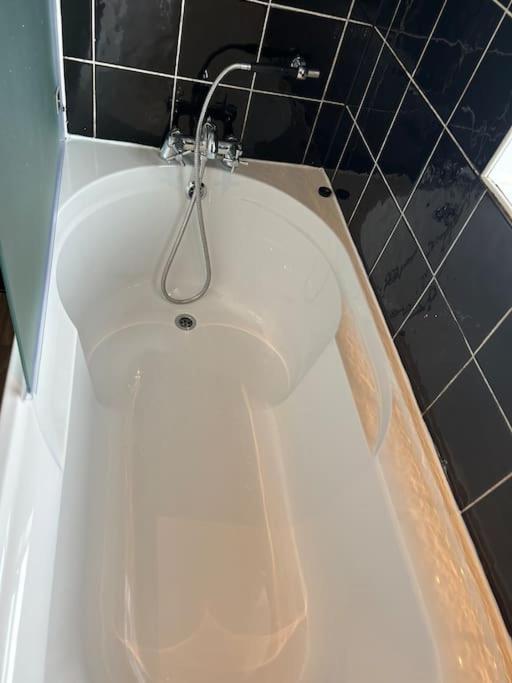 Modern & Spacious 4 Bedroom Home Crewe Extérieur photo