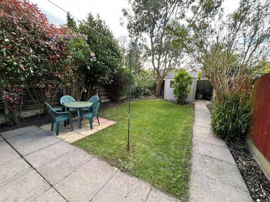 Modern & Spacious 4 Bedroom Home Crewe Extérieur photo